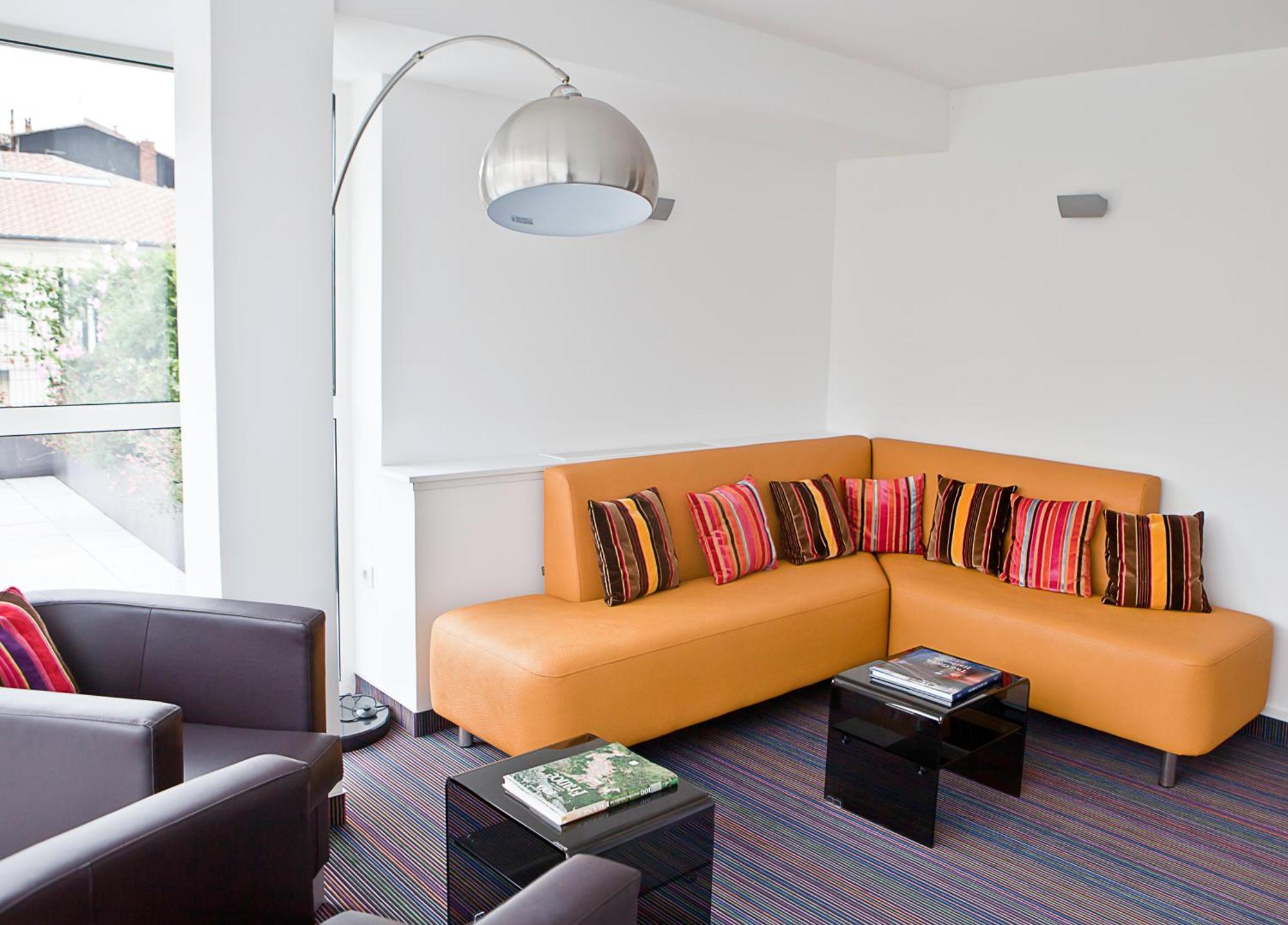 Aparthotel Privilege & Eurociel Centre Comedie