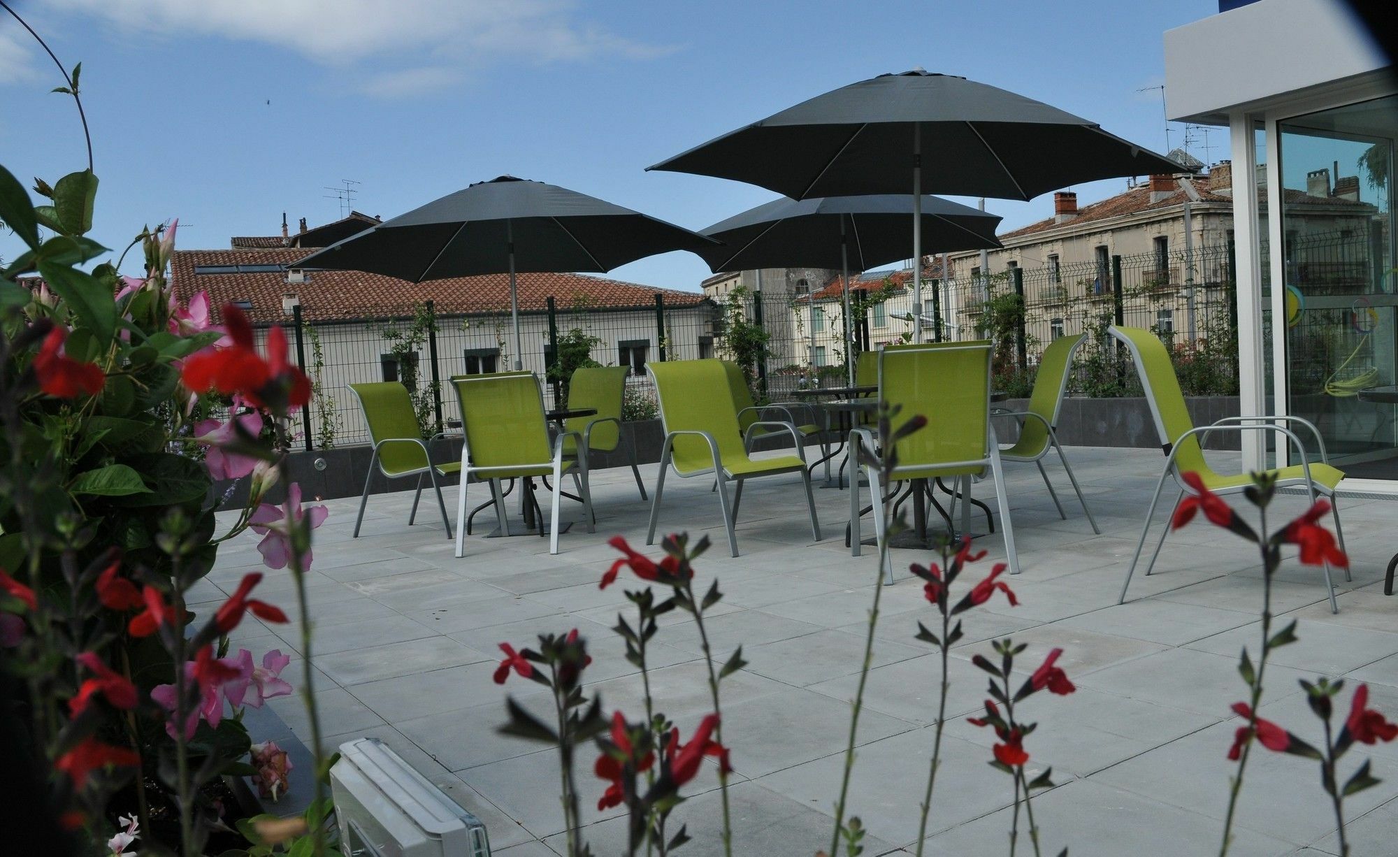 Aparthotel Privilege & Eurociel Centre Comedie 3*