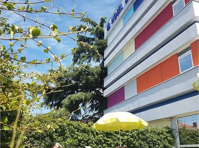 Privilège Hôtel&Apparts Eurociel Centre Comédie